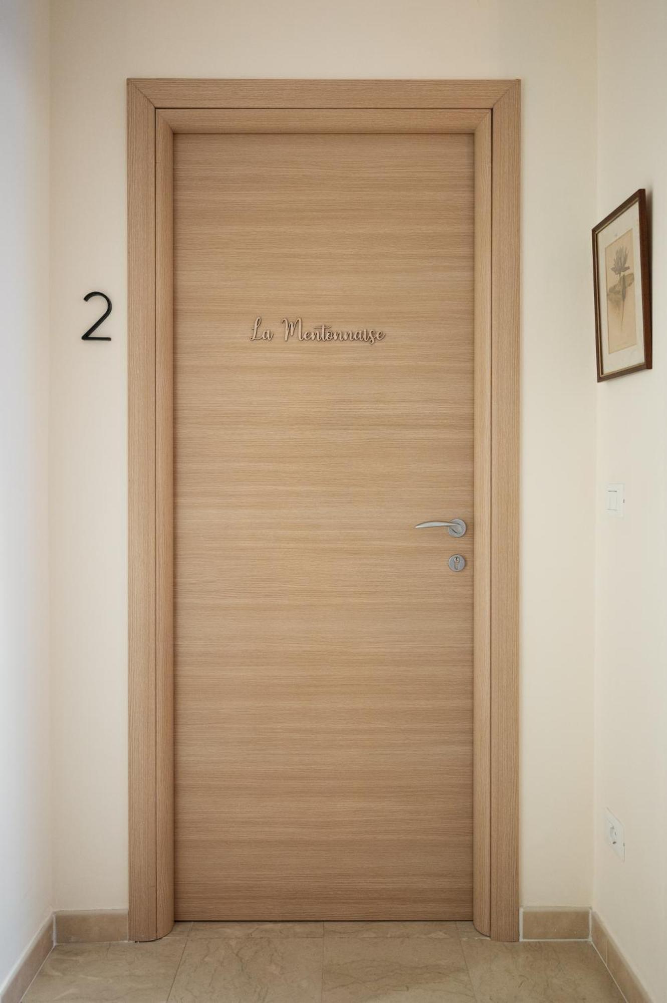 La Fabrique A Poupees - Chambres Et Appartements De Charme Au Coeur De Ментона Экстерьер фото